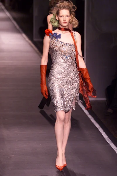 Look 30
